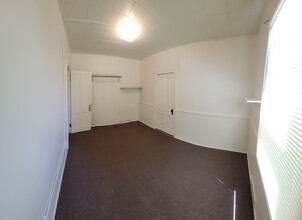 915 W Highland St, Unit Lower in Whitewater, WI - Building Photo - Building Photo