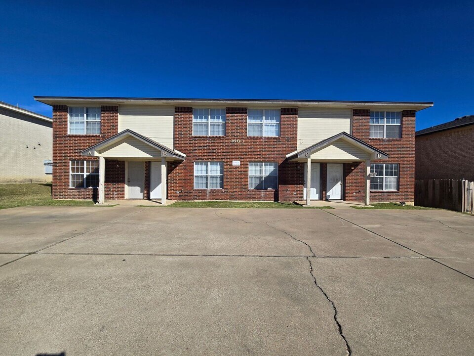 1603 Dugger Cir in Killeen, TX - Building Photo