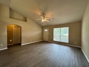 300 Locust Dr in Greenwood, AR - Building Photo - Building Photo