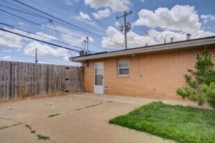 2601 33rd St in Lubbock, TX - Building Photo