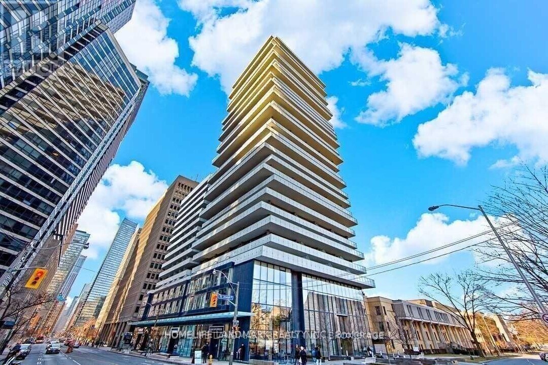 57-2357 St Joseph St in Toronto, ON - Building Photo