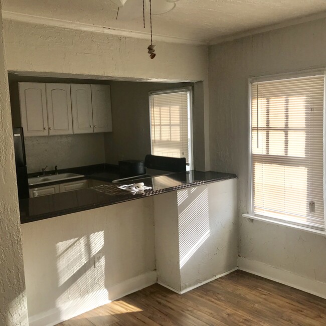 1661 8th St, Unit 1 in Sarasota, FL - Building Photo - Building Photo
