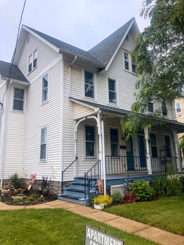 property at 407 E Broad St