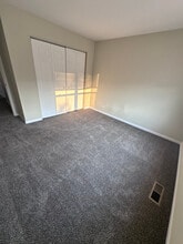 322 Fairmont Ct in St. Charles, IL - Foto de edificio - Building Photo