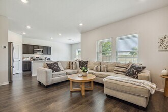 3012 Glazner Dr in Mesquite, TX - Foto de edificio - Building Photo