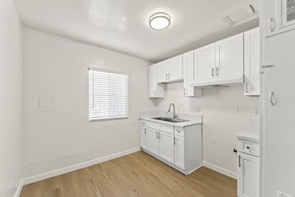 9302 Avalon Blvd in Los Angeles, CA - Building Photo - Building Photo
