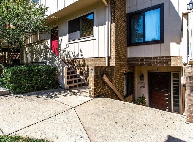 property at 2681 Glengyle Dr