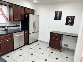 22 E 18th St in Bayonne, NJ - Building Photo - Building Photo