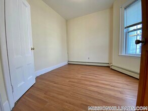 103 Calumet St, Unit 2 in Boston, MA - Building Photo - Building Photo