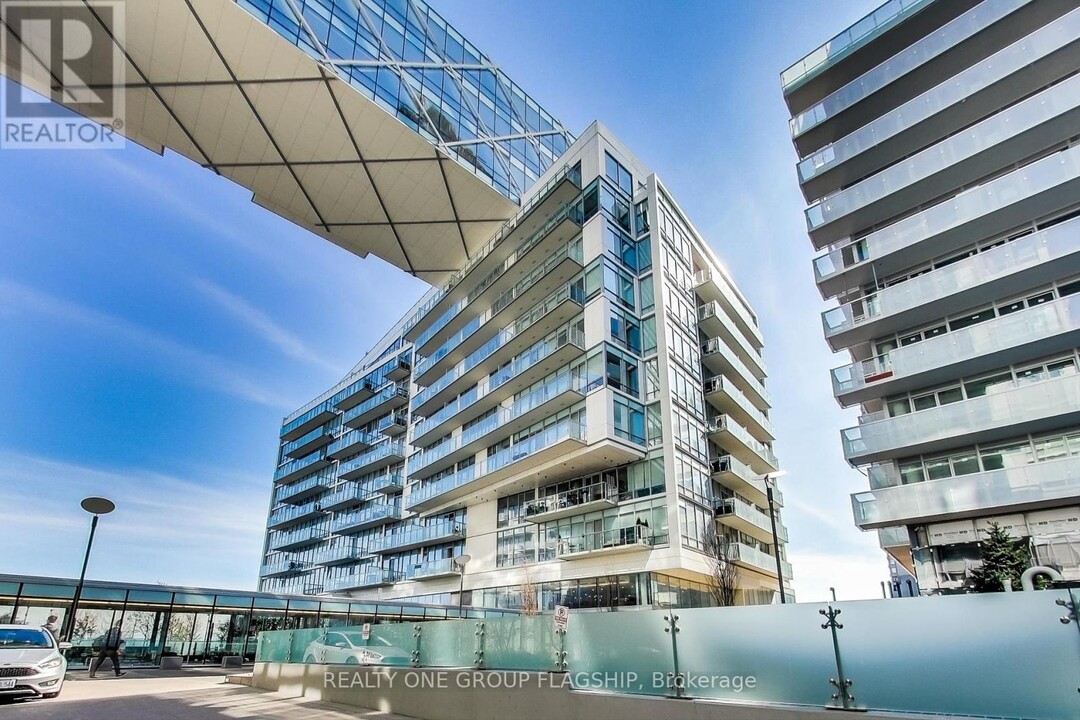 29-1129 Queens Quay E in Toronto, ON - Building Photo