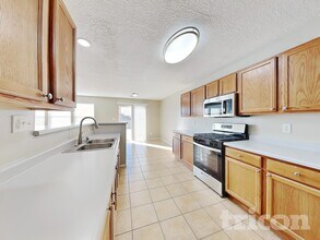 4968 Sundance Dr NE in Rio Rancho, NM - Foto de edificio - Building Photo