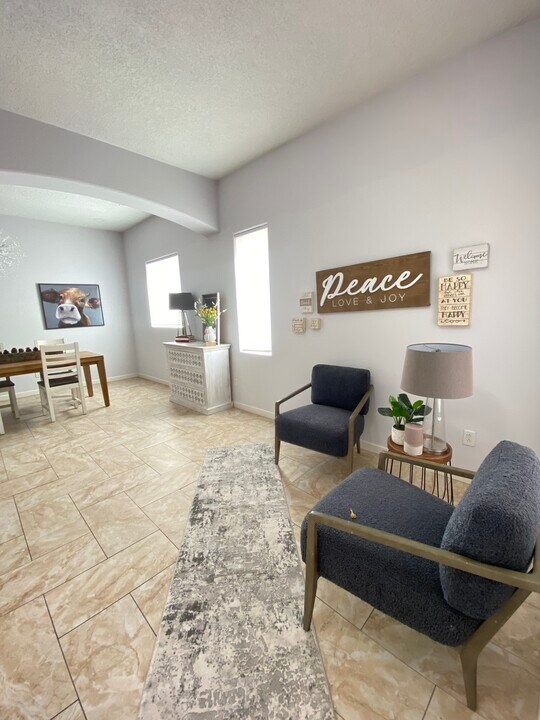 10552 Cadiz St NW in Albuquerque, NM - Building Photo