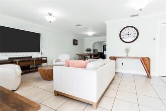 11806 SW 11th St in Miami, FL - Building Photo - Building Photo