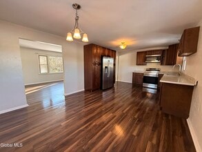 292 Washington St in Saratoga Springs, NY - Building Photo - Building Photo