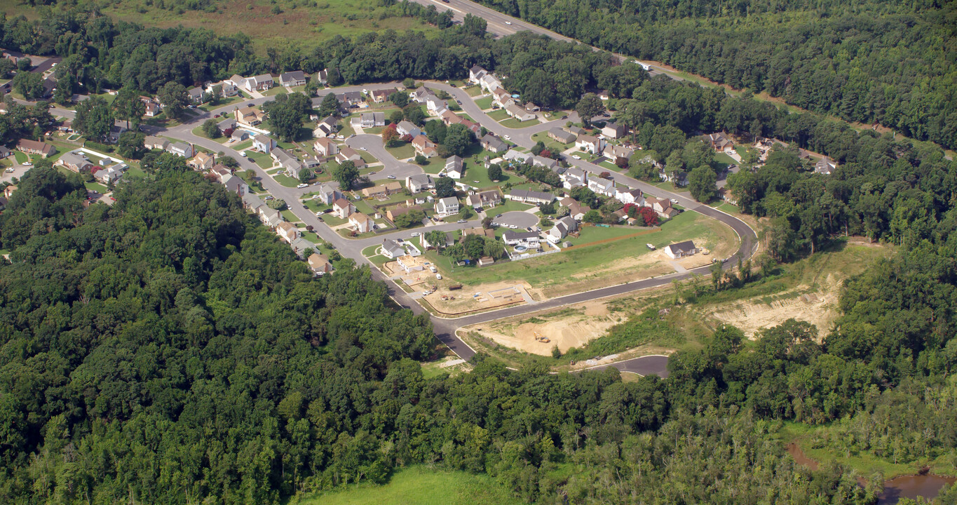 606 Woodcliffe Dr in Colonial Heights, VA - Building Photo