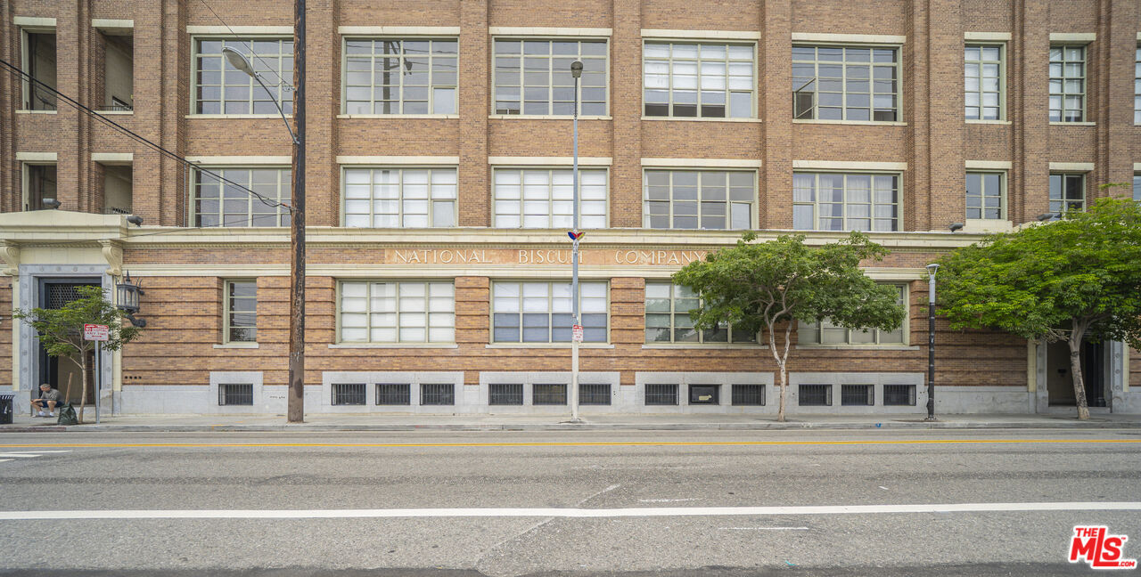 1850 Industrial St in Los Angeles, CA - Building Photo