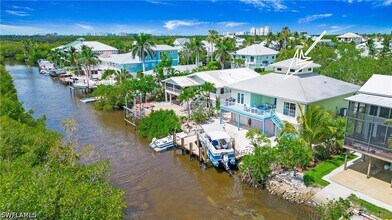 1296 Grand Canal Dr in Naples, FL - Building Photo - Building Photo