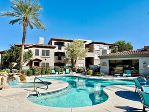 3236 E Chandler Blvd in Phoenix, AZ - Building Photo - Building Photo