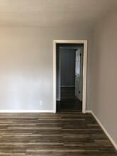 503 Willow Ave in Cleveland, TX - Foto de edificio - Building Photo