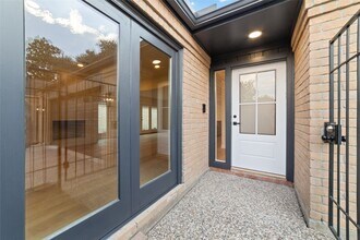 15651 Whitewater Ln in Houston, TX - Building Photo - Building Photo