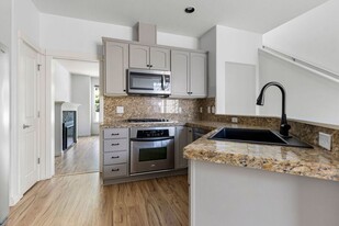 7282 NE Stoneybrook St in Hillsboro, OR - Building Photo