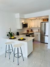 1650 NE 115th St, Unit 408 in Miami, FL - Building Photo - Building Photo