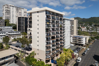 Makikilani Plaza in Honolulu, HI - Building Photo - Building Photo