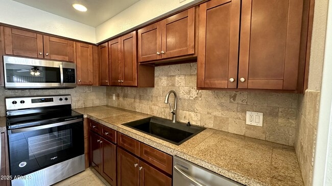 1320 E Vista Ave in Phoenix, AZ - Building Photo - Building Photo