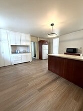 704 W Main St in Mount Joy, PA - Building Photo - Building Photo