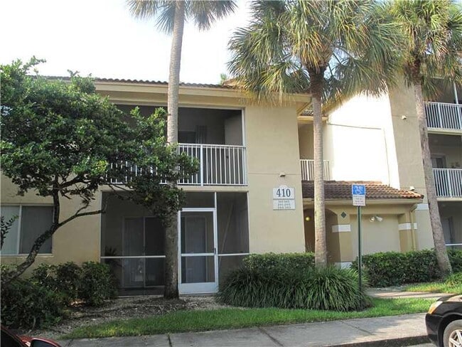 410 S Park Rd, Unit 1-208 in Hollywood, FL - Foto de edificio - Building Photo