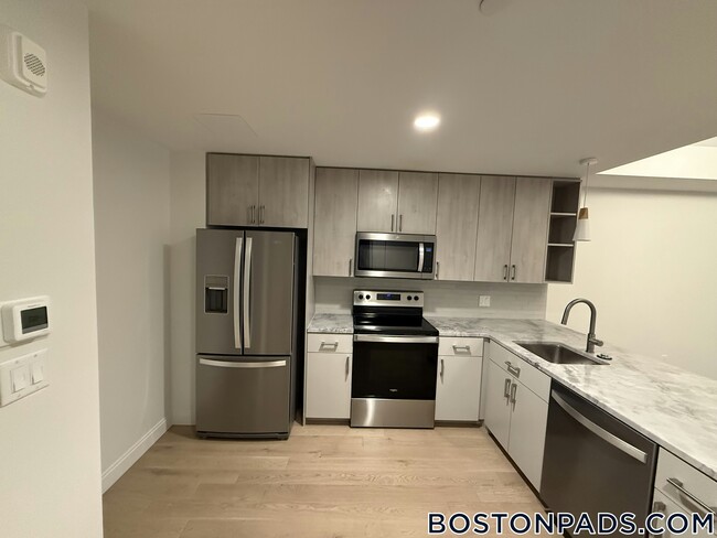 55 Brighton Ave in Boston, MA - Foto de edificio - Building Photo