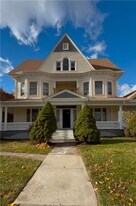 249 Fairfield Ave, Unit 1st Fl in Hartford, CT - Building Photo