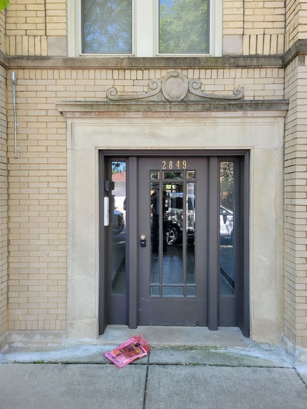 2849 W Berteau Ave in Chicago, IL - Foto de edificio - Building Photo