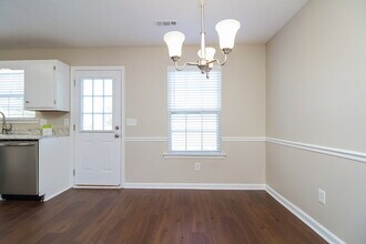 2244 Rosecran Cir in La Vergne, TN - Building Photo - Building Photo