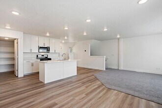 3102 N 1600 E in Layton, UT - Building Photo - Building Photo