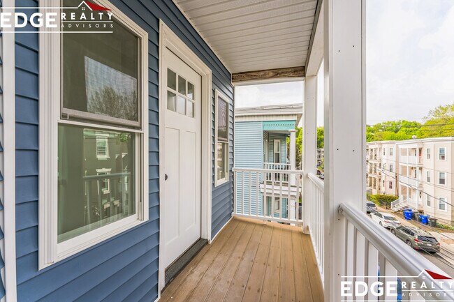 36 Brackett St, Unit 1 in Boston, MA - Building Photo - Building Photo