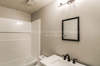 2256 Gemini St in Houston, TX - Foto de edificio - Building Photo