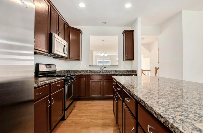 4951 Chaste Tree Pl in Woodbridge, VA - Foto de edificio - Building Photo