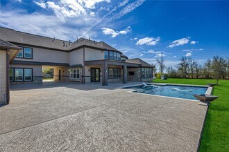 15015 House Rd in Hockley, TX - Building Photo - Building Photo