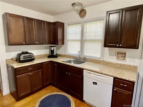 1 US-1 in Hamden, CT - Foto de edificio - Building Photo