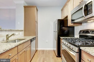 11800 Old Georgetown Rd-Unit -1411 in North Bethesda, MD - Foto de edificio - Building Photo