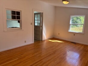 133 Lake Hayward Rd, Unit 133 Left Unit in Colchester, CT - Building Photo - Building Photo