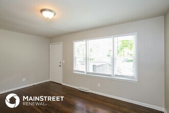 7906 E 48th St in Kansas City, MO - Building Photo - Building Photo