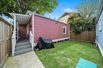 609 Sealy Ave in Galveston, TX - Building Photo - Building Photo