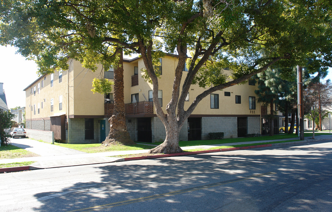 722 E Lomita Ave in Glendale, CA - Building Photo