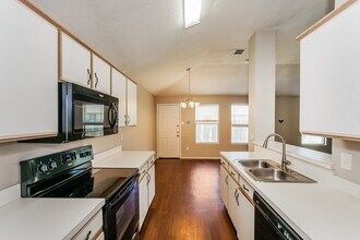 317 Taylor St in Saginaw, TX - Foto de edificio - Building Photo