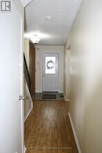 2336-2336 Orient Park Dr in Ottawa, ON - Building Photo - Building Photo