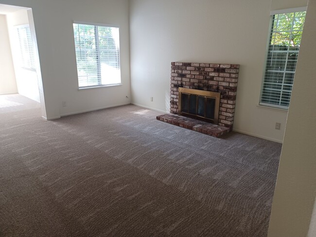 372 Danbury Cir in Vacaville, CA - Building Photo - Building Photo