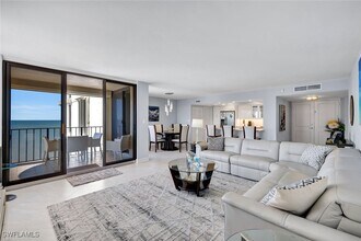 3215 Gulf Shore Blvd N in Naples, FL - Building Photo - Building Photo