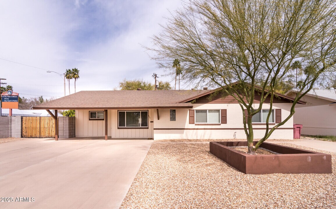 7604 E 3rd St in Scottsdale, AZ - Foto de edificio